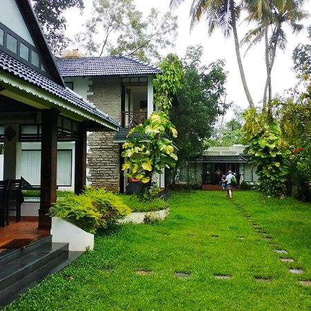 Mayas Beach House Mararikulam Bagian luar foto