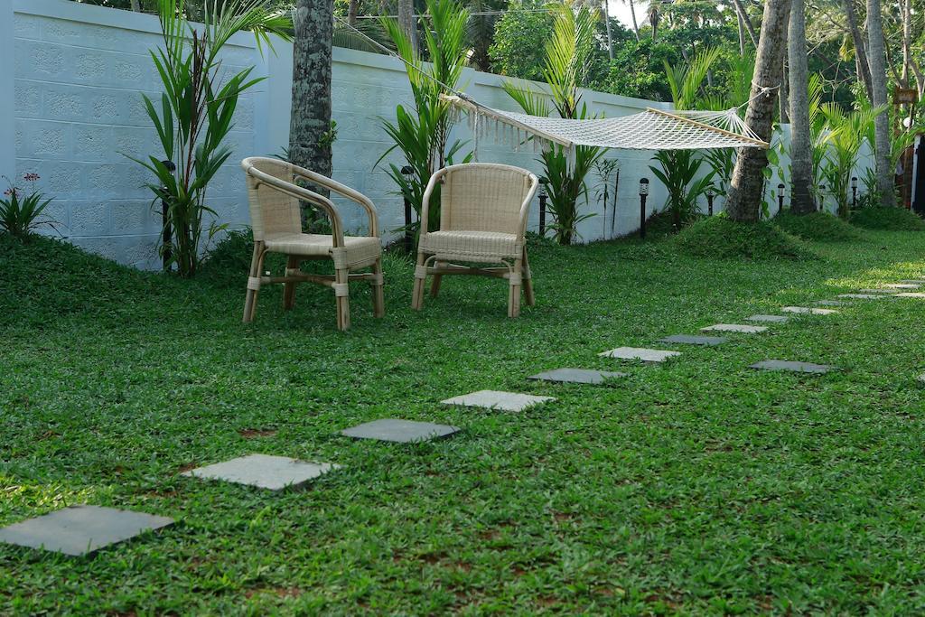 Mayas Beach House Mararikulam Bagian luar foto