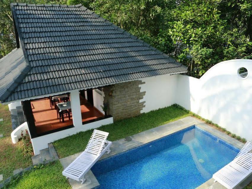 Mayas Beach House Mararikulam Bagian luar foto